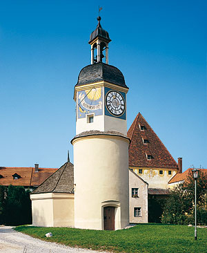 Bild: Uhrturm mit Brunnenhaus