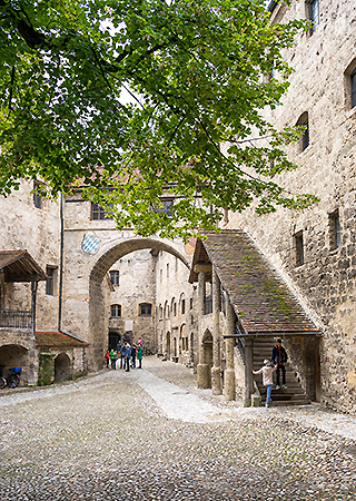 Bild: Innenhof der Hauptburg