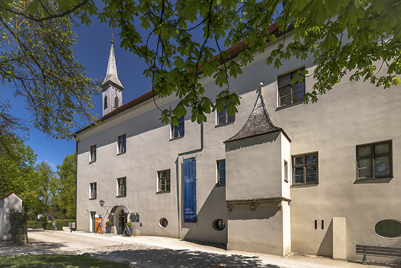 Bild: Uhrturm mit Brunnenhaus